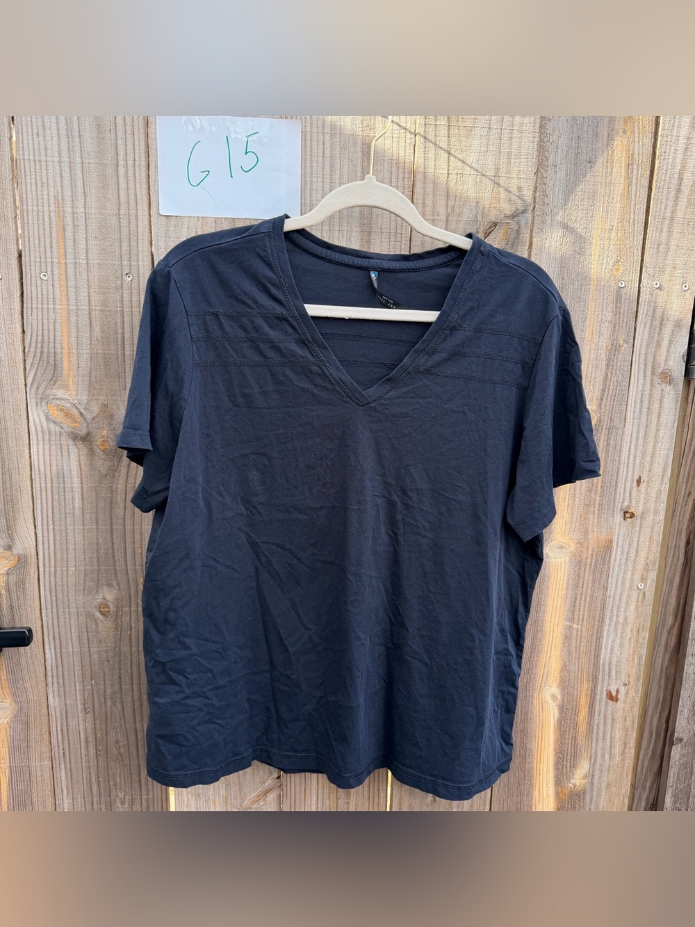 Kuhl Black Short-Sleeve V-Neck Tee Size XL